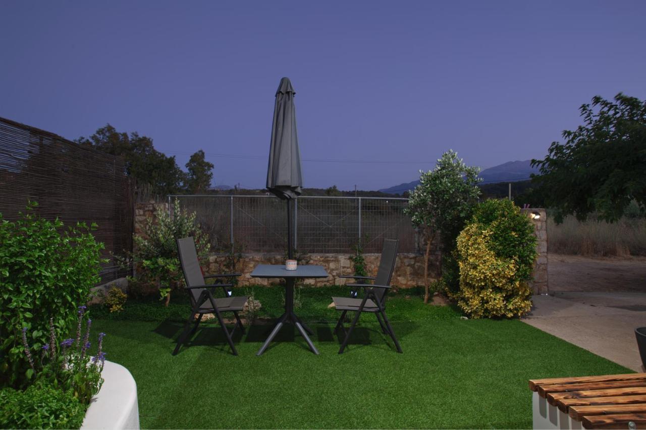 Livingfy Apt With Mountain View & Garden Vámos Exterior foto